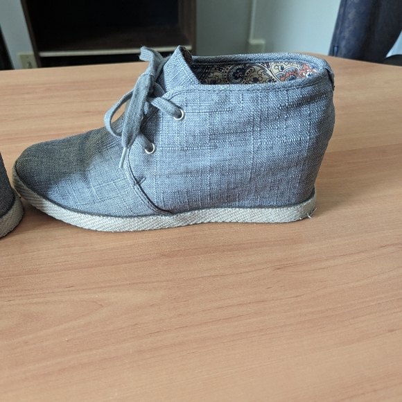 Aldo Wedge Booties - Picture 4 of 4